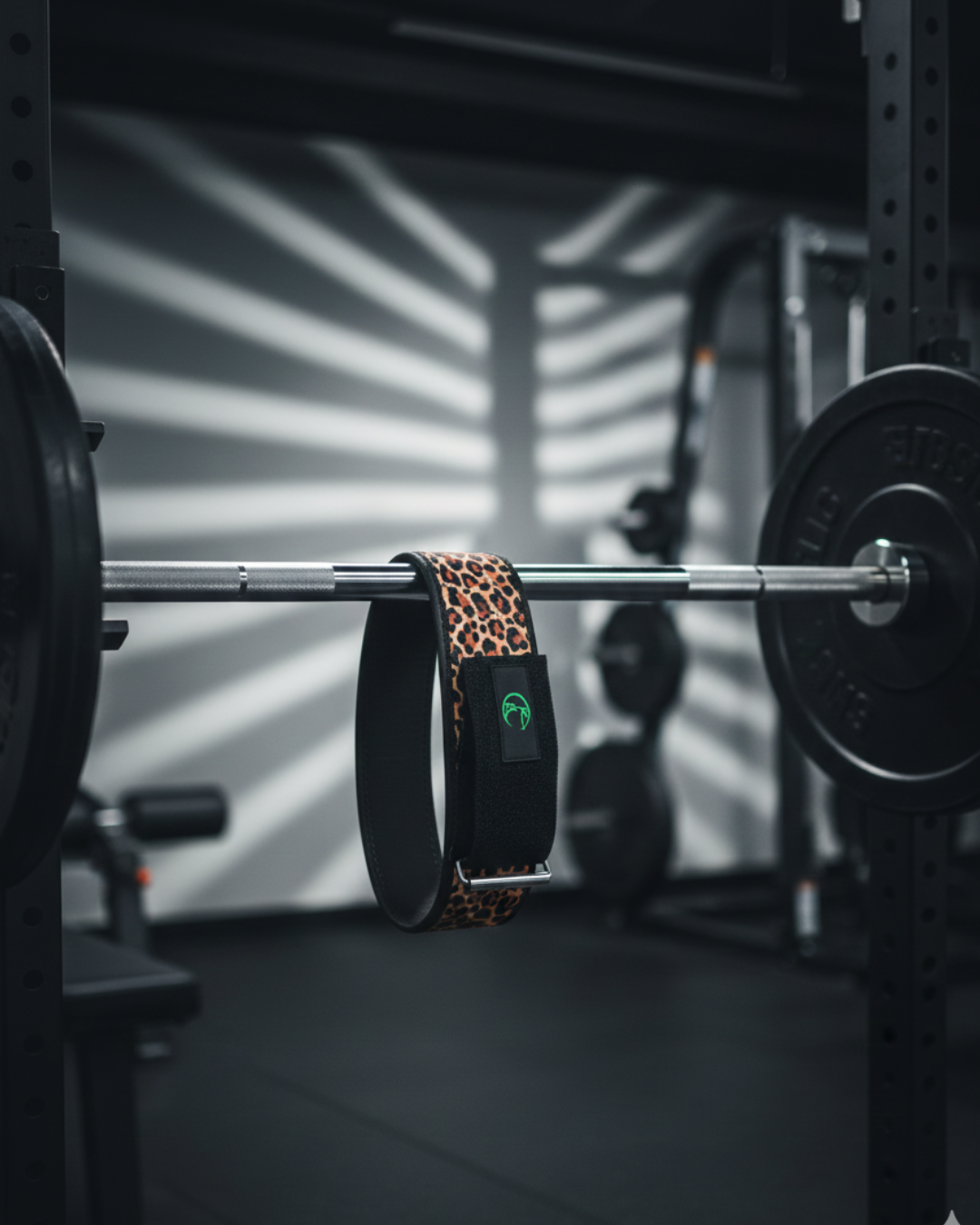 Self-Locking Weightlifting Belts